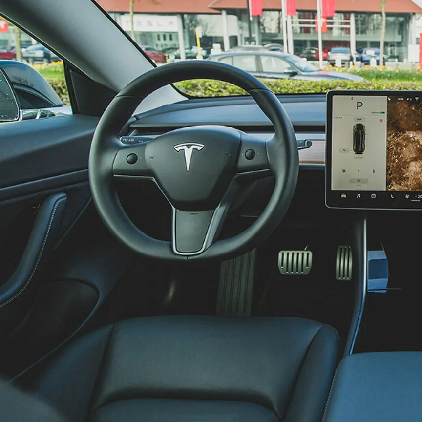 Tesla-Bank