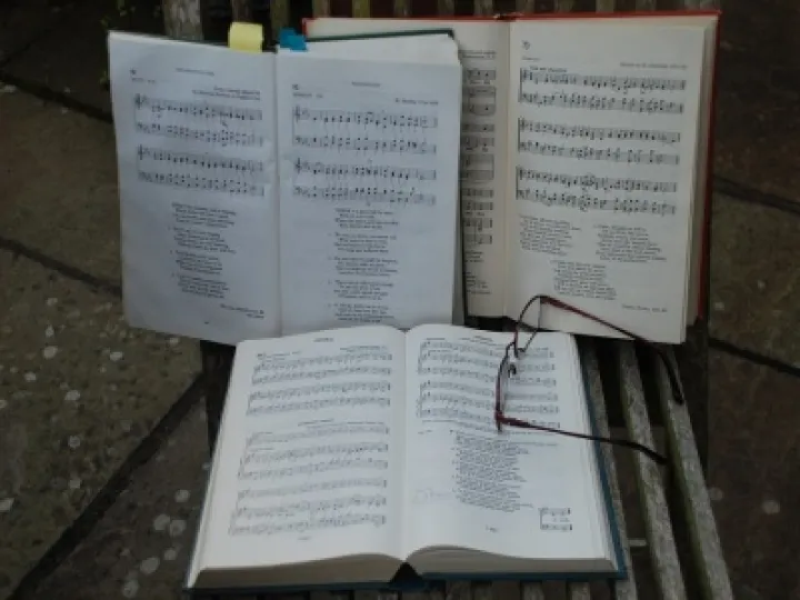 Hymns 12