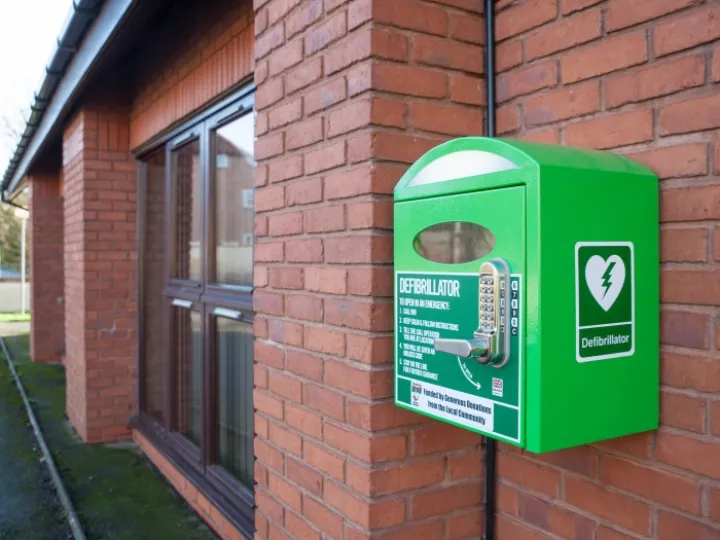 Defibrillator 02