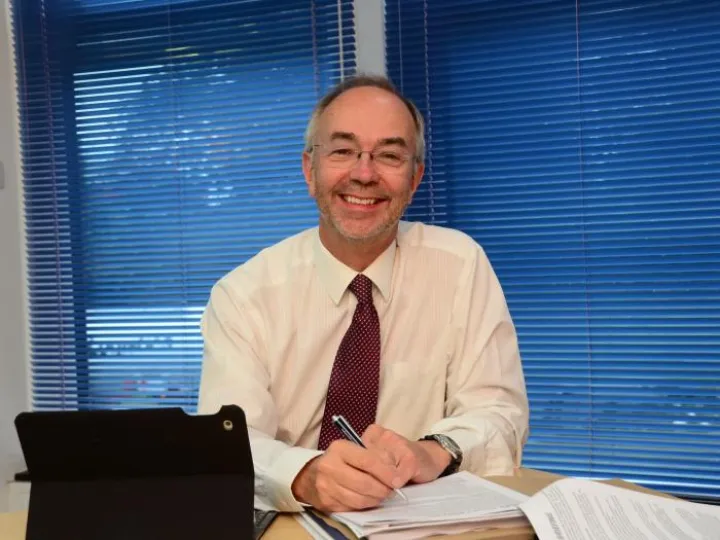 Martin Tett