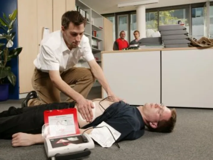 Defibrillator 02