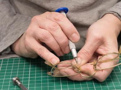Inspecting broken spectacles