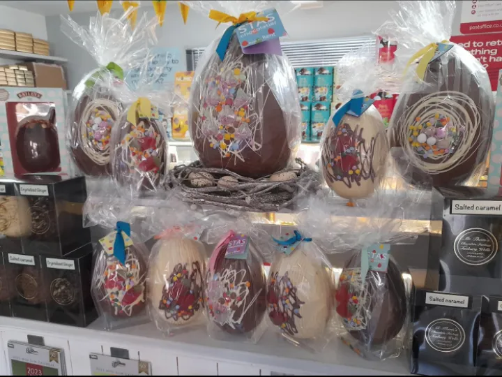 Lllovel easter