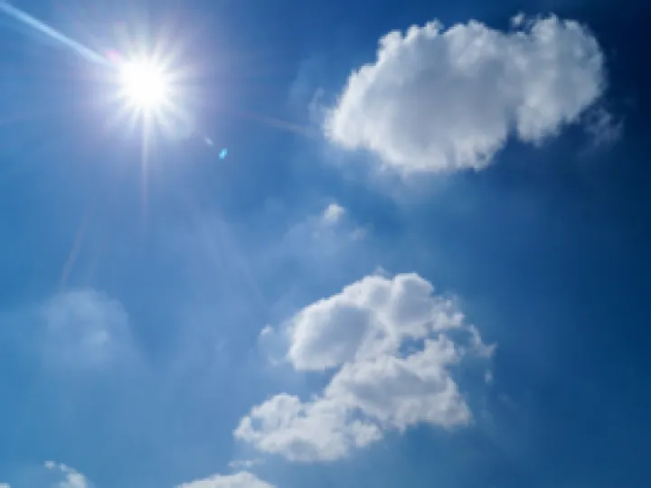 sunny-sky-with-clouds