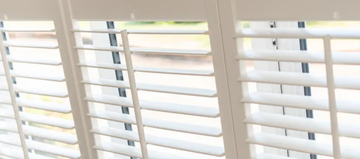 Shutter blind in white