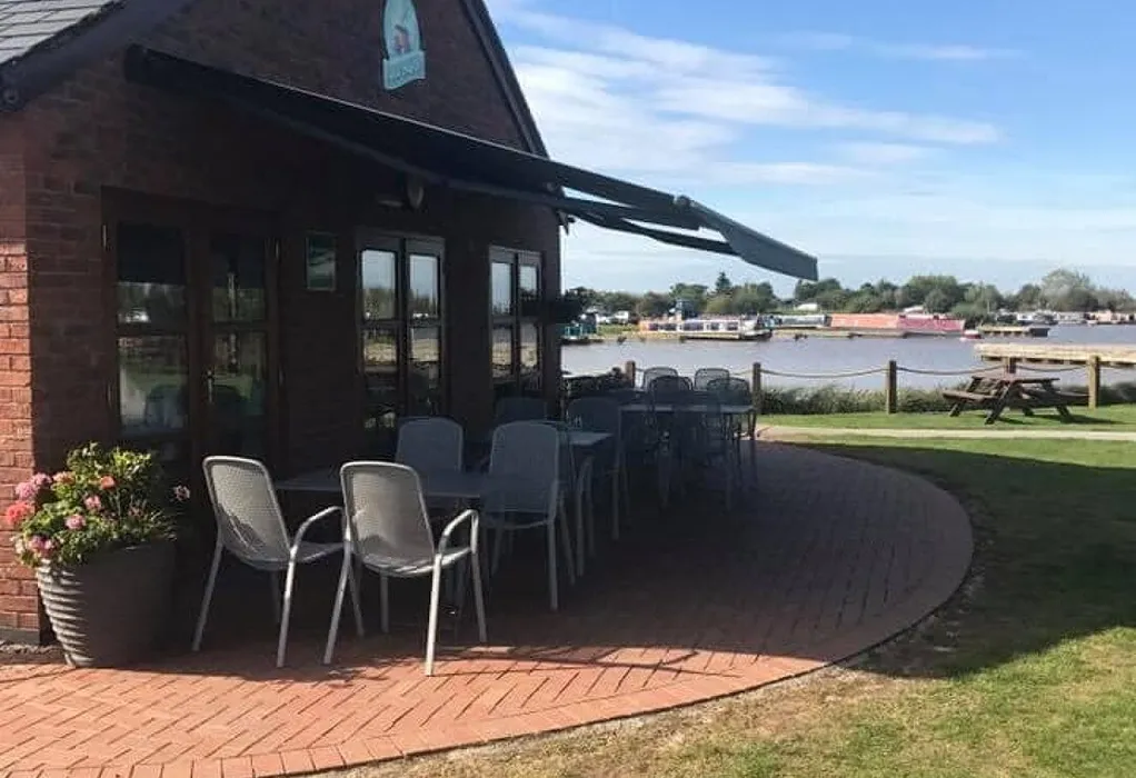 Cafe at Bridge 80