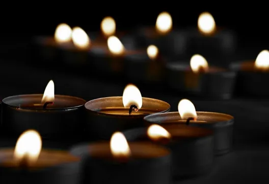 Lights, candles, tea lights, church, prayer