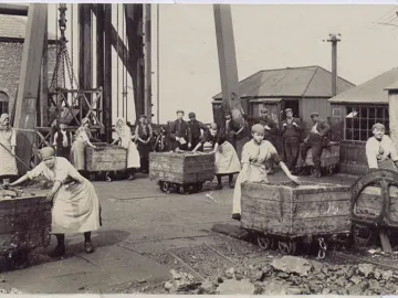 ADHS Pit Brow Lasses Ed