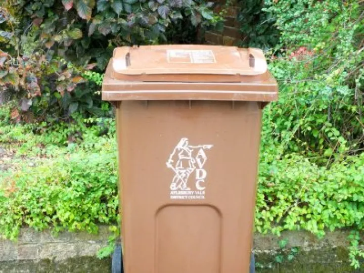 Brown Bin 02