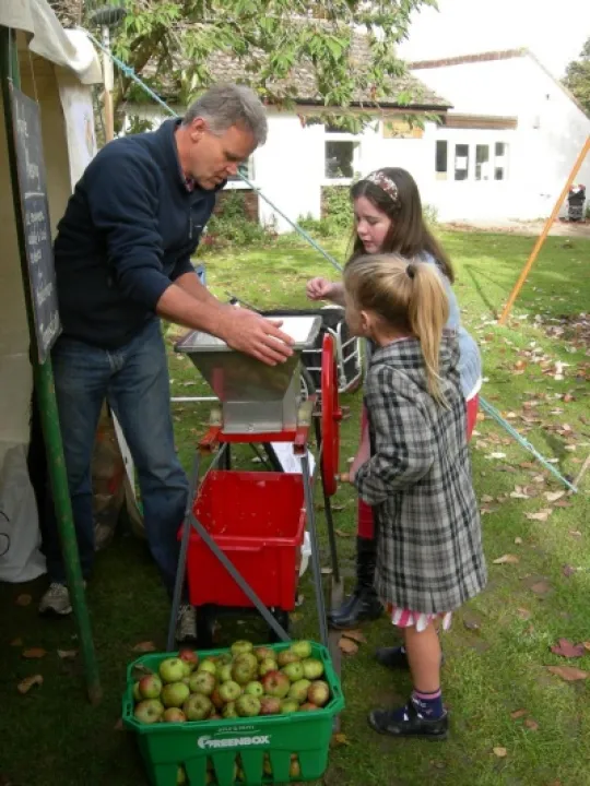 Apple Pressing