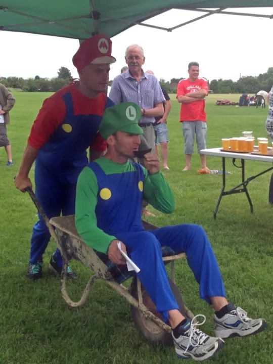 Wheelbarrow Race 02