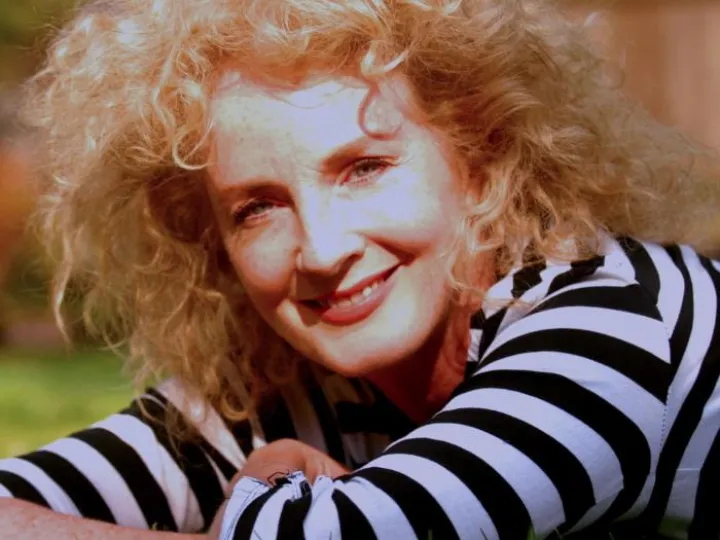 Susannah Fellows 03a