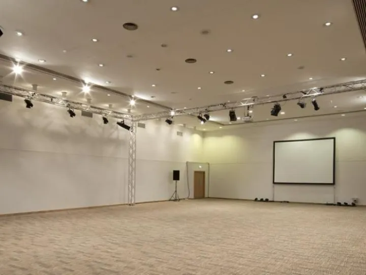 Empty Hall (2)