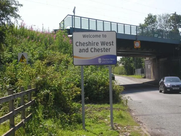 800px-A56_Cheshire_West_and_Chester_sign