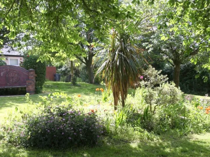 IMG_2834_Minnie Pit Memorial Garden_1_2018