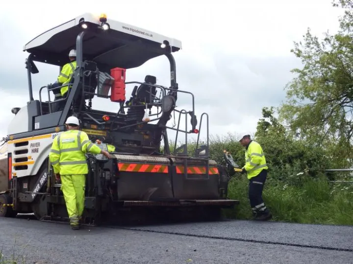 Road resurfacing team_Rectangular