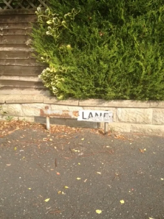 Platts Lane sign