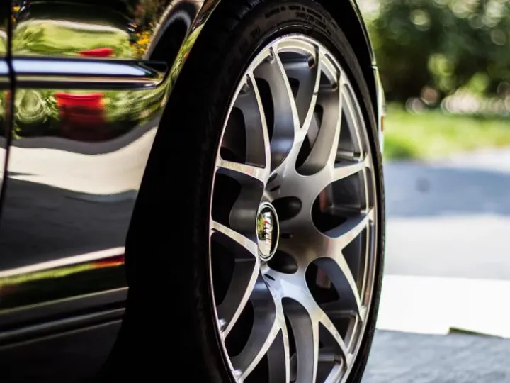 Ivor Miles Garage 02