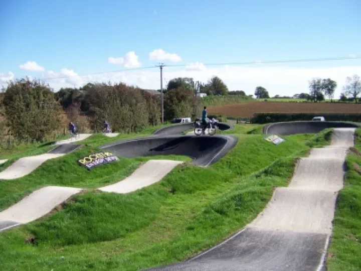 Swingfield Minnis Track side view