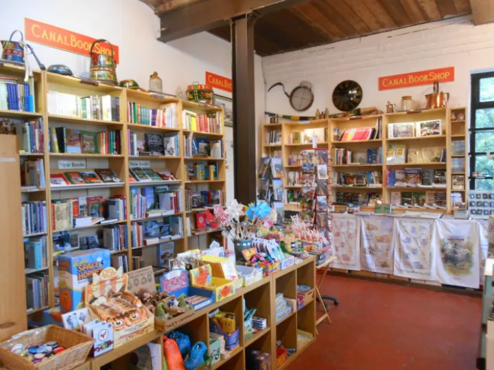 CanalBookShop view