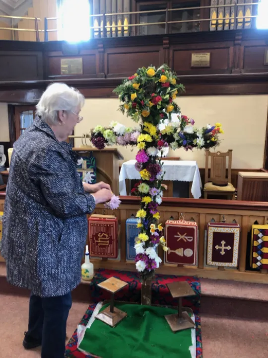 Lenten Cross on Easter Morning 2022_220418