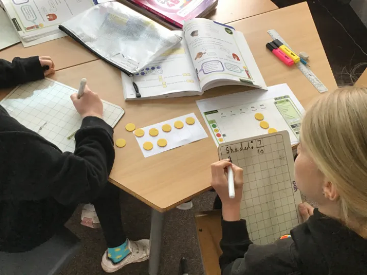 667B5D29-3009-46B1-863C-F6F78C871198