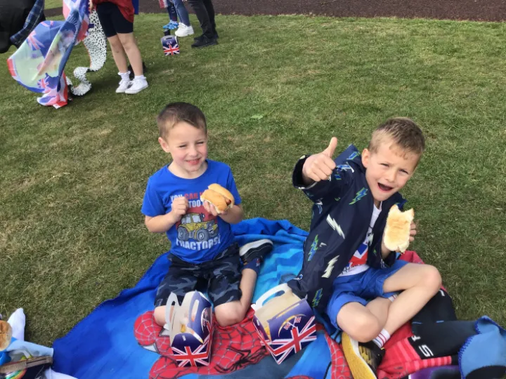 32DFB5CB-7007-47E7-A51A-49A4A08C82AB