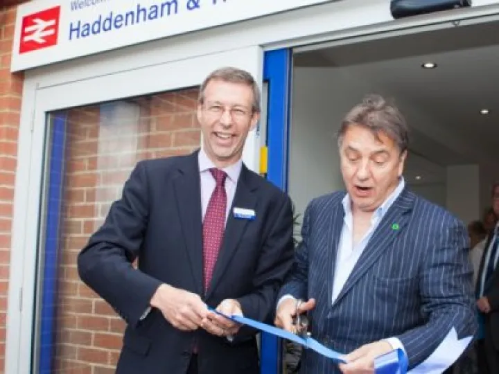 Haddenham Station Jun 2014_02