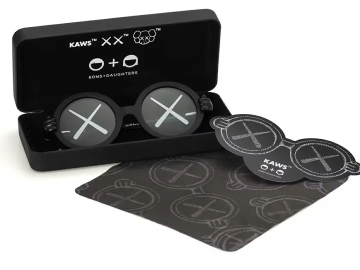 Kaws single