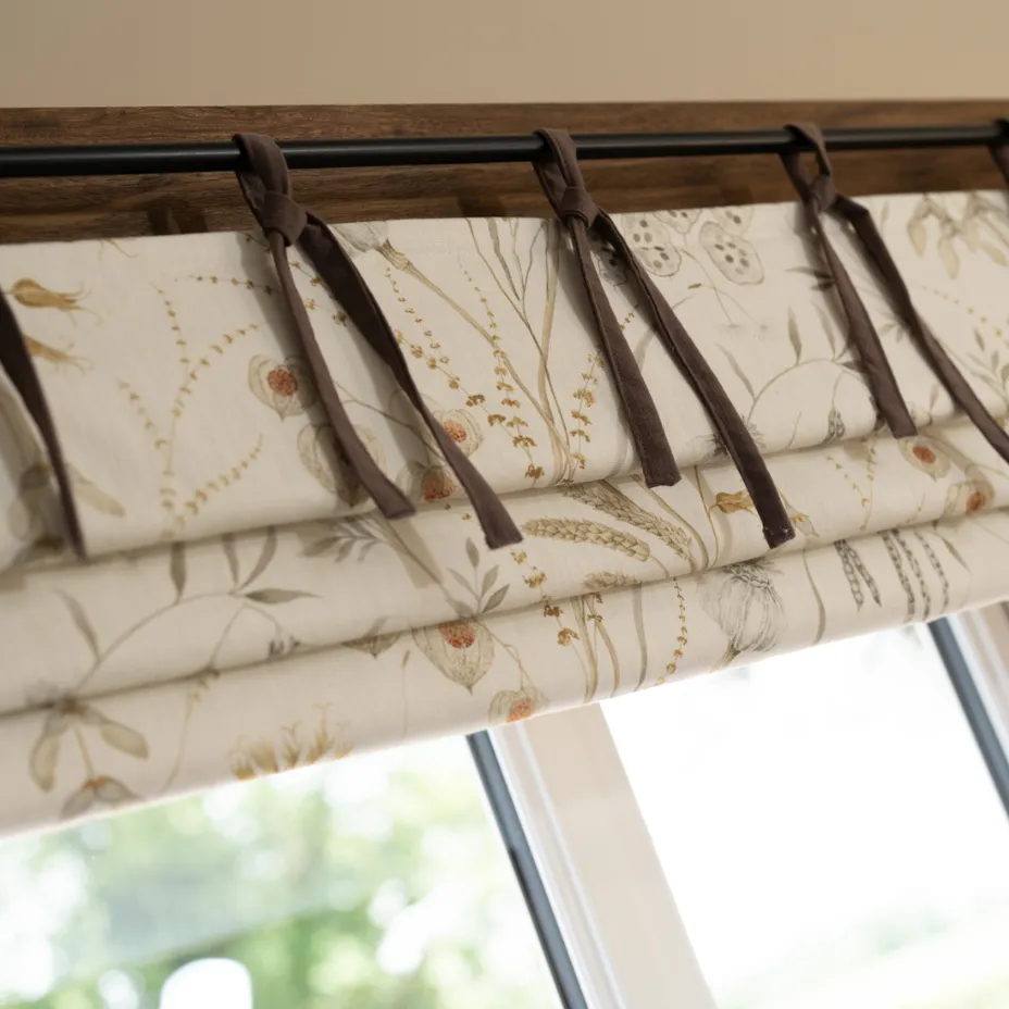 Roman blinds with ribbons
