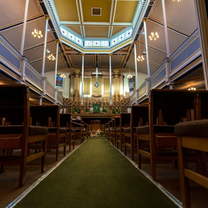 Longton Ch – Inside