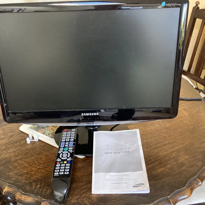 Samsung LCD TV &ndash; Items for sale