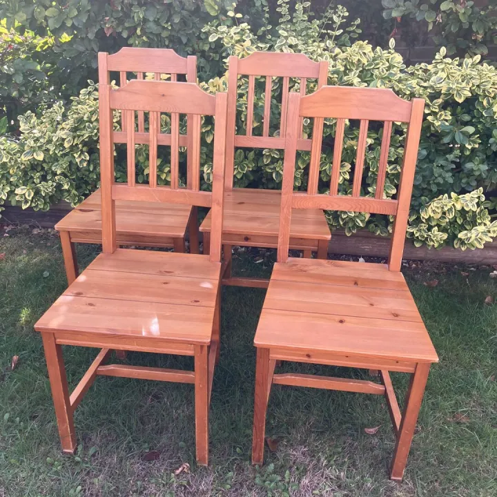 4 matching wooden chairs – Items free to a good home!
