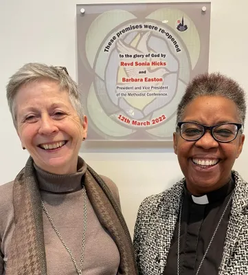 Barbara and Sonia with plaque cropped