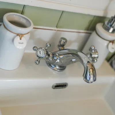 Overwater Luxury Glamping Hodnet Interior 38