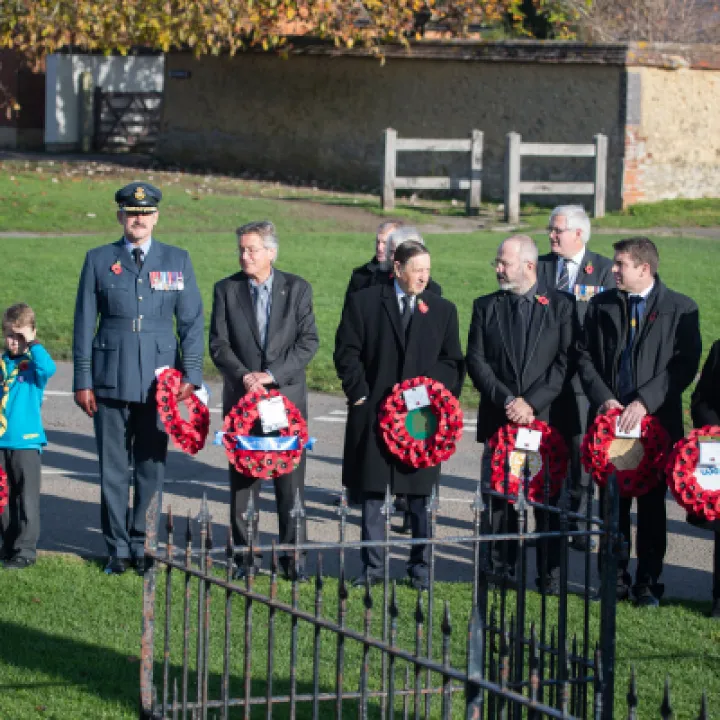 EM7I8806