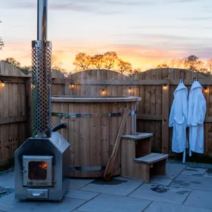 Hot tub hodnet1