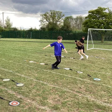 PE badminton