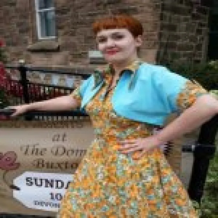 vlmag1 Gemma The Vintage Suitcase