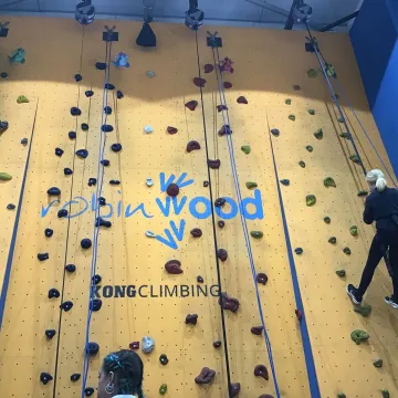 E12f8835-42c2-4271-B689-B1c84403a071