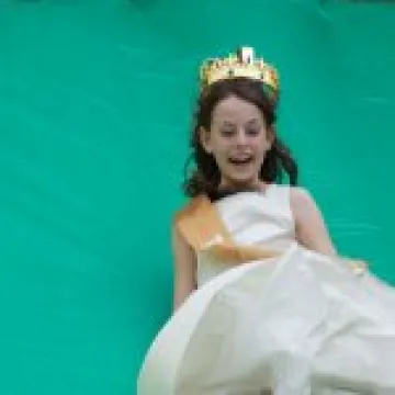 Queen down slide20150628 v2 web