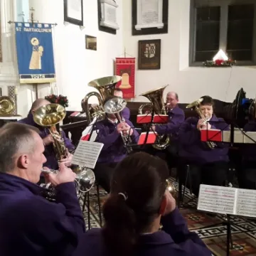 Carols Round the Tree