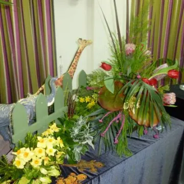 A H & T flower Club March 2017 P1030207