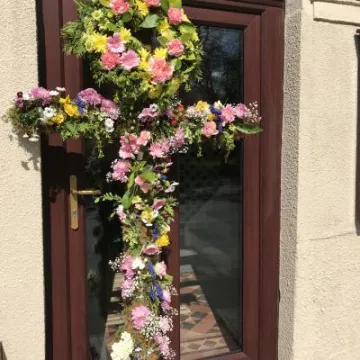 Flower cross