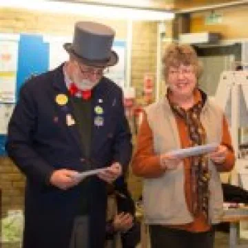Andy & Jenny Hardy receive their cheque