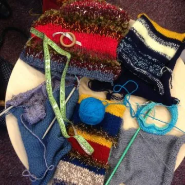 Knitted twiddlemuffs