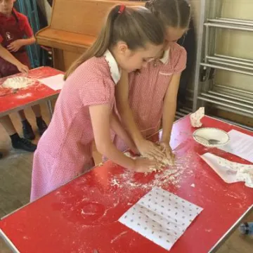 AA52B1C3-CD40-4745-8E2A-E4463635525C