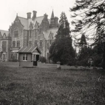 Image: 009  ELM RIDGE 1867-1929 – SHELTER & SUN DIAL