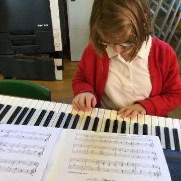 D8DFC9C7-5FEA-496D-AE6C-DB8335B68C08