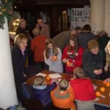 Making Christingles